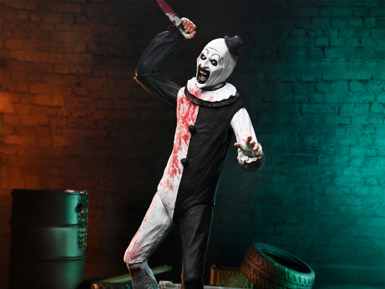 Pre Order ) NECA Terrifier 2 Ultimate Art the Clown (Blood