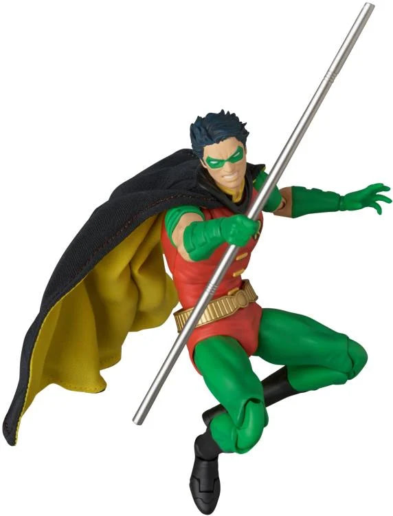Pre Order) MAFEX Batman: Hush No.264 Robin Action Figure