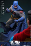 ( Pre Order ) Hot Toys Batman: The Dark Knight Returns Batman (Battle Damaged Version) 1/6th Scale Collectible Figure