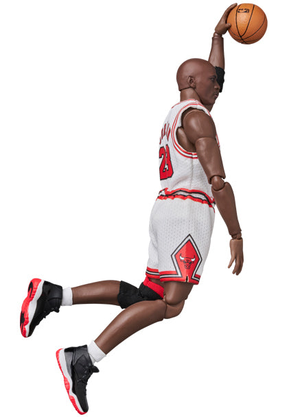 Pre Order ) MAFEX Michael Jordan Home Jersey Action Figure